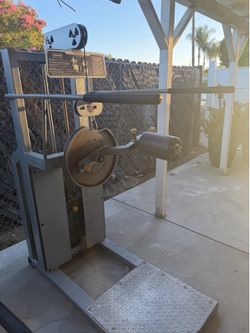 Multi hip machine