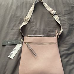 Isabelle Crossbody Bag - Vegan leather for Sale in The Bronx, NY - OfferUp