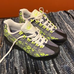 Brand New Size 6 Air Max