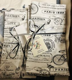 Vintage-Style Paris-Themed Table Napkins (8)