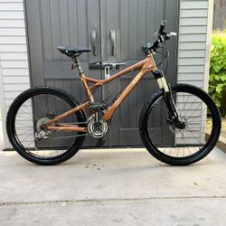 Mountain Bike: Giant Trance 2