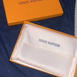 Louis Vuitton Women’s Wallet 