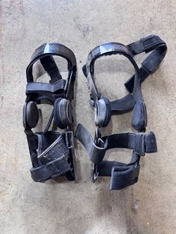 Donjoy FullForce knee brace. Left and right