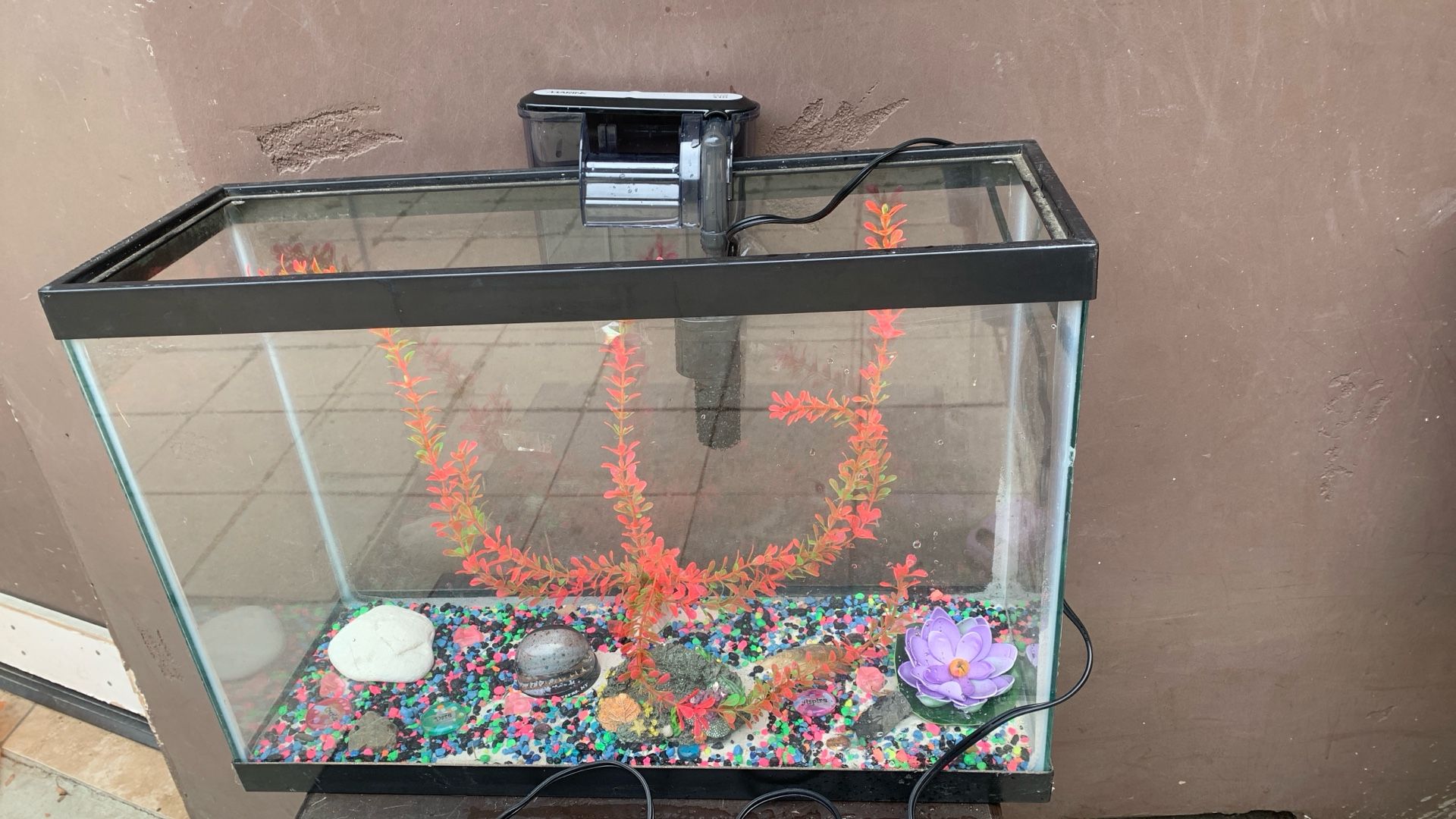AQUARIUM With Filter And Everything Size 8 1/2 X24 & 17 Inch High