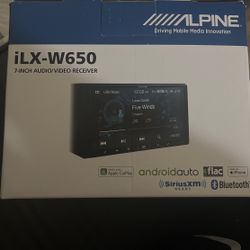 Alpine iLX-W650 Digital Multimedia Receiver with CarPlay and Android Auto Compatibility