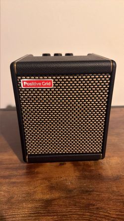 Positive Grid Spark MINI Smart Guitar Amp – Bluetooth – Excellent Condition