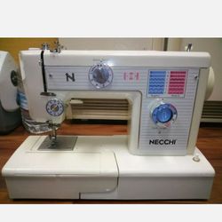Necchi Sewing Machine 525 FA Portable Tabletop Vintage Zigzag Heavy Duty