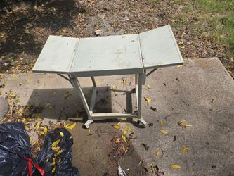 Typewriter Metal old school typewriter Desk. Strong and adjustable leaf sides. Pet free and smoke free. West Tulsa. Hassle free sale.  Desk old school
