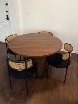 Mid-Century Modern Round Wood Dining Table