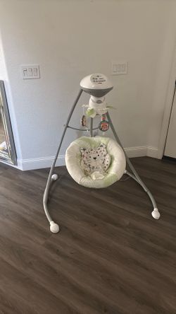 Fisher Price: Baby Swing