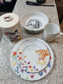 Disney plates/bowl