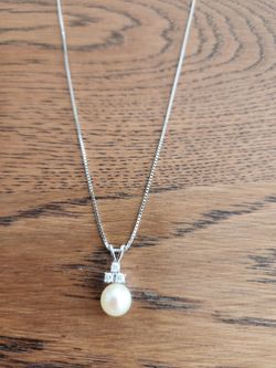 Pearl necklace