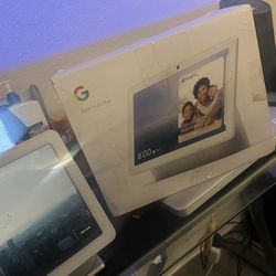 Google Hub Max Box Like New $130