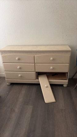 Free dresser