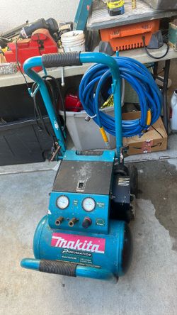 Makita. Compressor