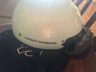 Harley Davidson pearl helmet