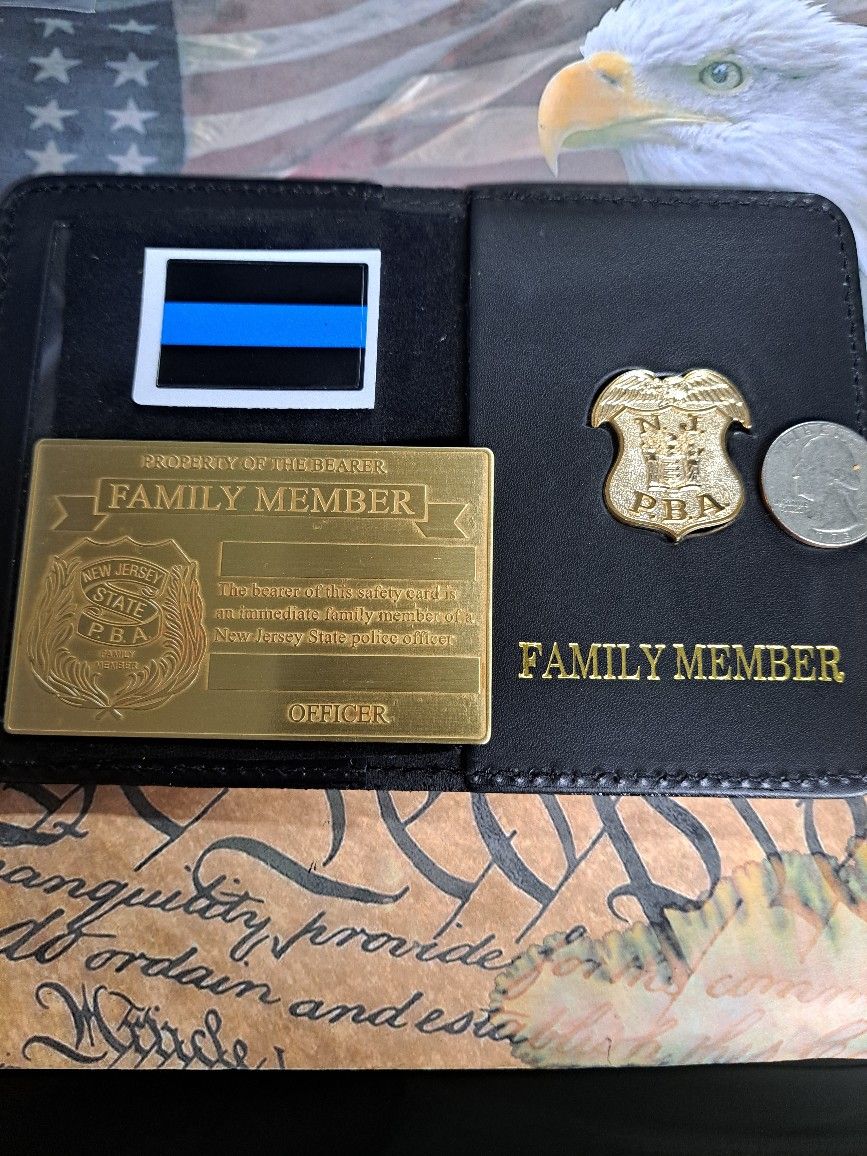 NOVELTY NEW JERSEY STATE POLICE FAMILY MEMBER WALLET GOLD COURTESY PBA 2025