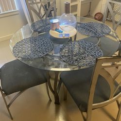 Clear Dining Table W. Chairs 