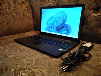 Computer Touchscreen laptop HP-15-by038dx-core i7-8gb ram -256gb HD SSD solid-go-od for stud-ents -very fast