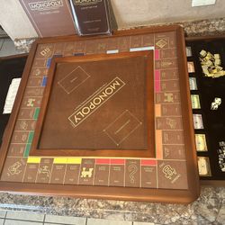 MONOPOLY LUXURY EDITION IN GREAT CONDITION  