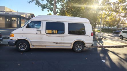 1999 Dodge Ram Van