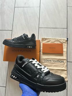 New! LV Shoes / Size 10