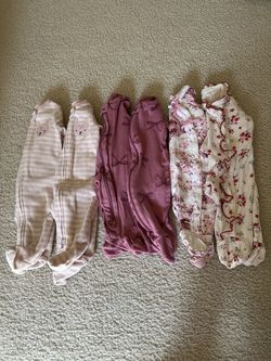 NB - 3mo twin girls matching clothes