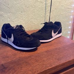 Nike Venture Runner 