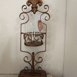 Metal candle holder