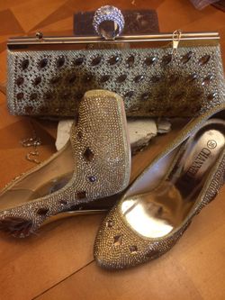 Gorgeous gold rhinestones and brown gemstones