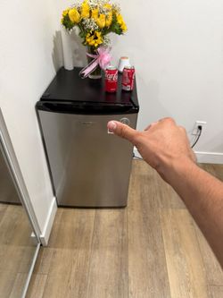 Whirlpool mini fridge