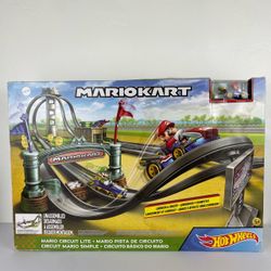 Hot Wheels 1:64 Mario Kart Track Circuit Lite Playset