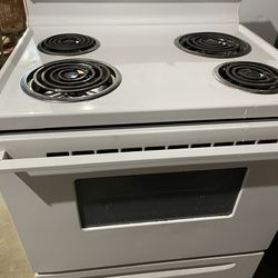 FRIGIDAIRE COIL STOVE (DELIVERY AVAILABLE)