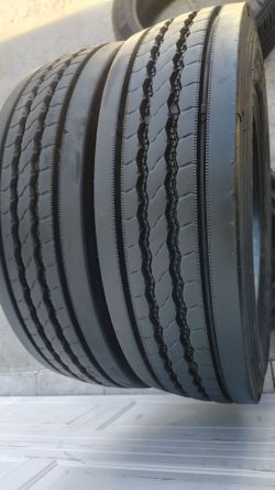 Par de llantas 14 lonas toyo 225/70/19.5 99% de vida no tienen parche