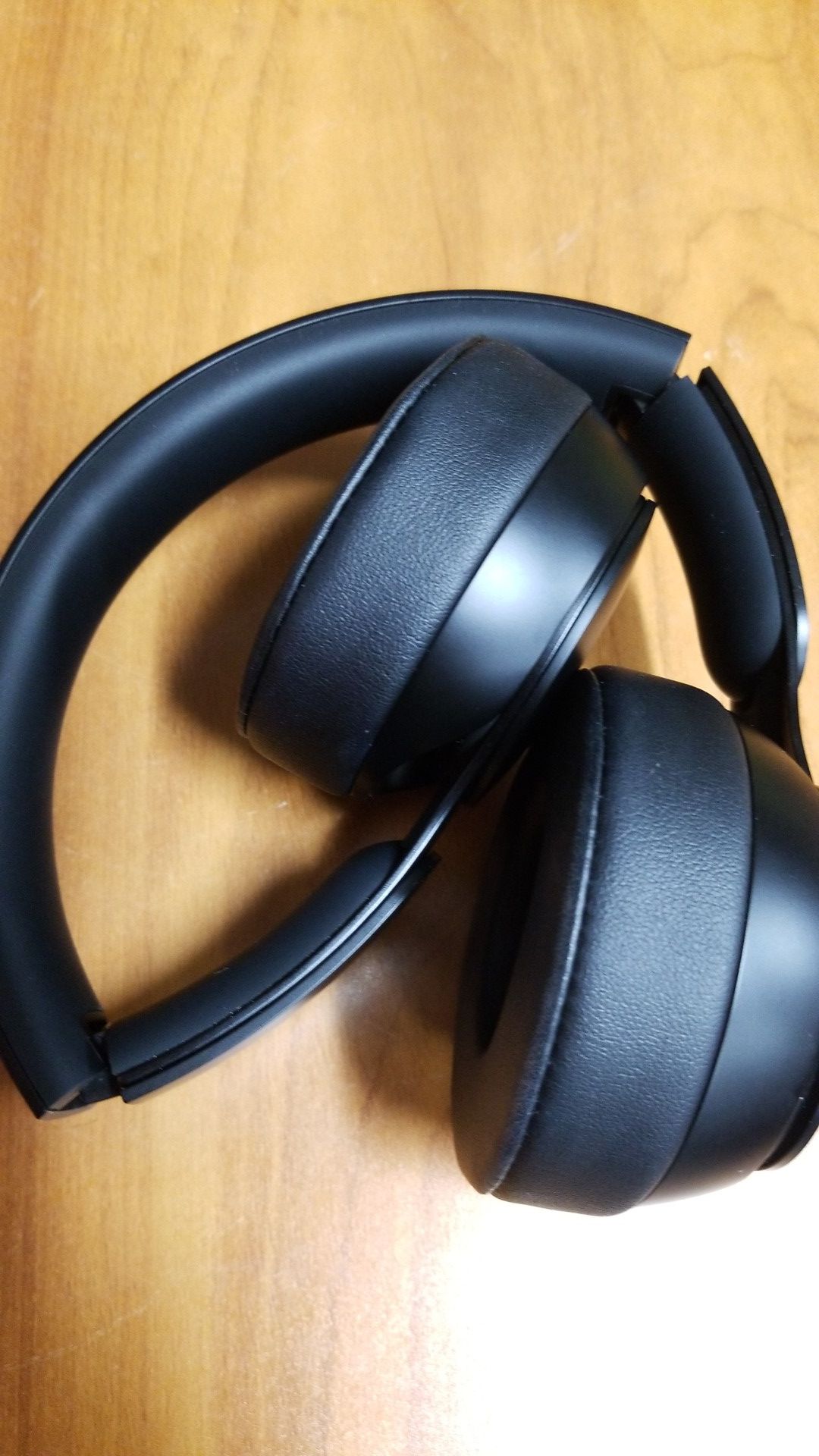 Beats Solo Pro Headphones- on Ear, Wireless, A1881