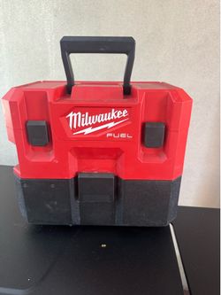 Used  Milwaukee M12 FUEL 12-Volt Lithium-Ion Cordless 1.6 Gal. Wet/ Dry Vacuum (Vacuum-Only)