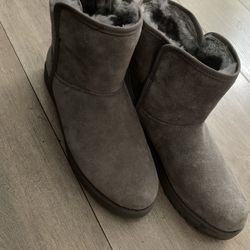 Grey Uggs 