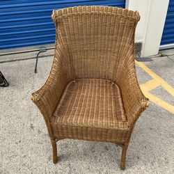Beautiful woven wicker chair $34