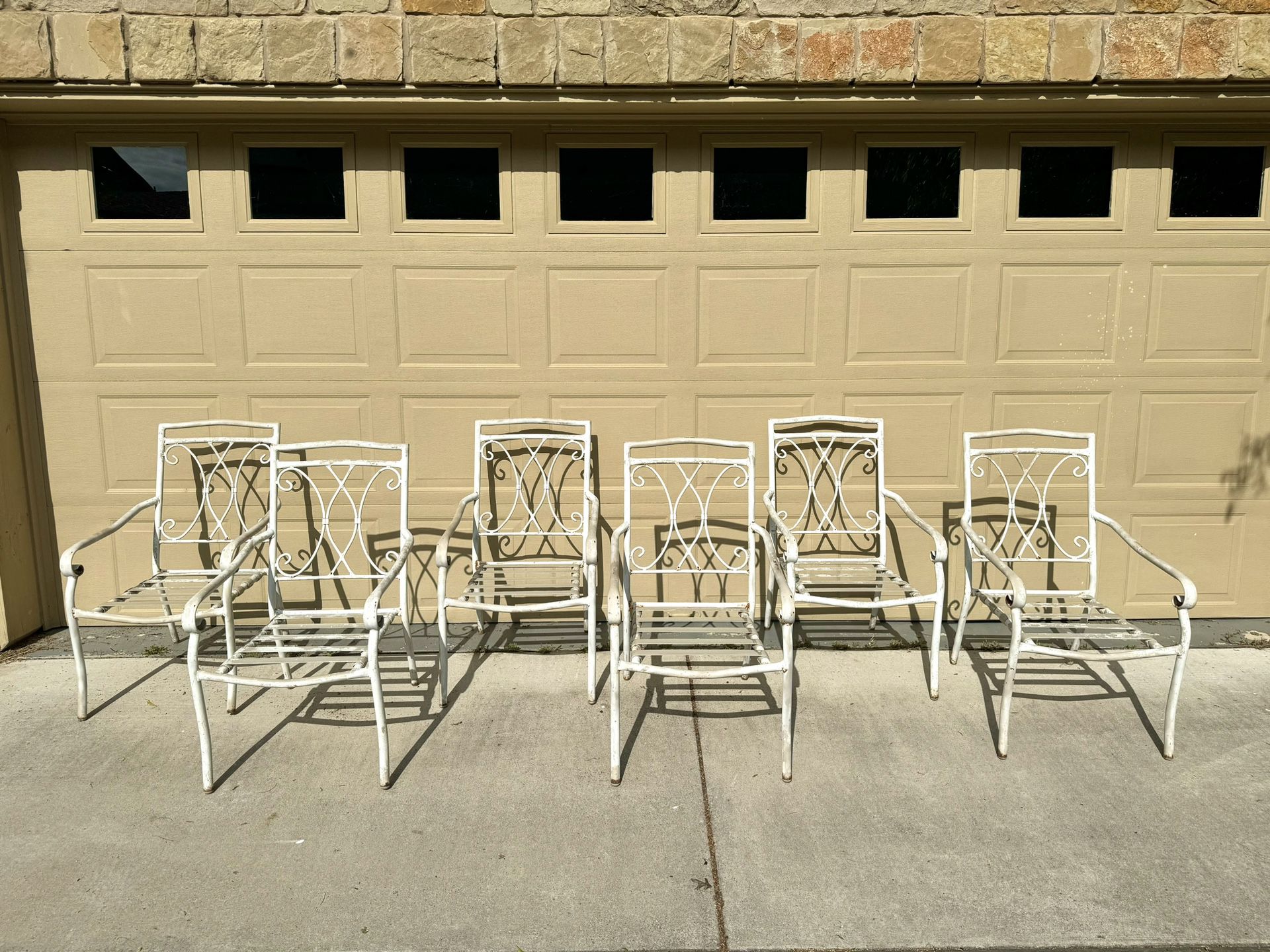 6 Classic Wrought Iron Patio Chairs - Vintage Elegance!