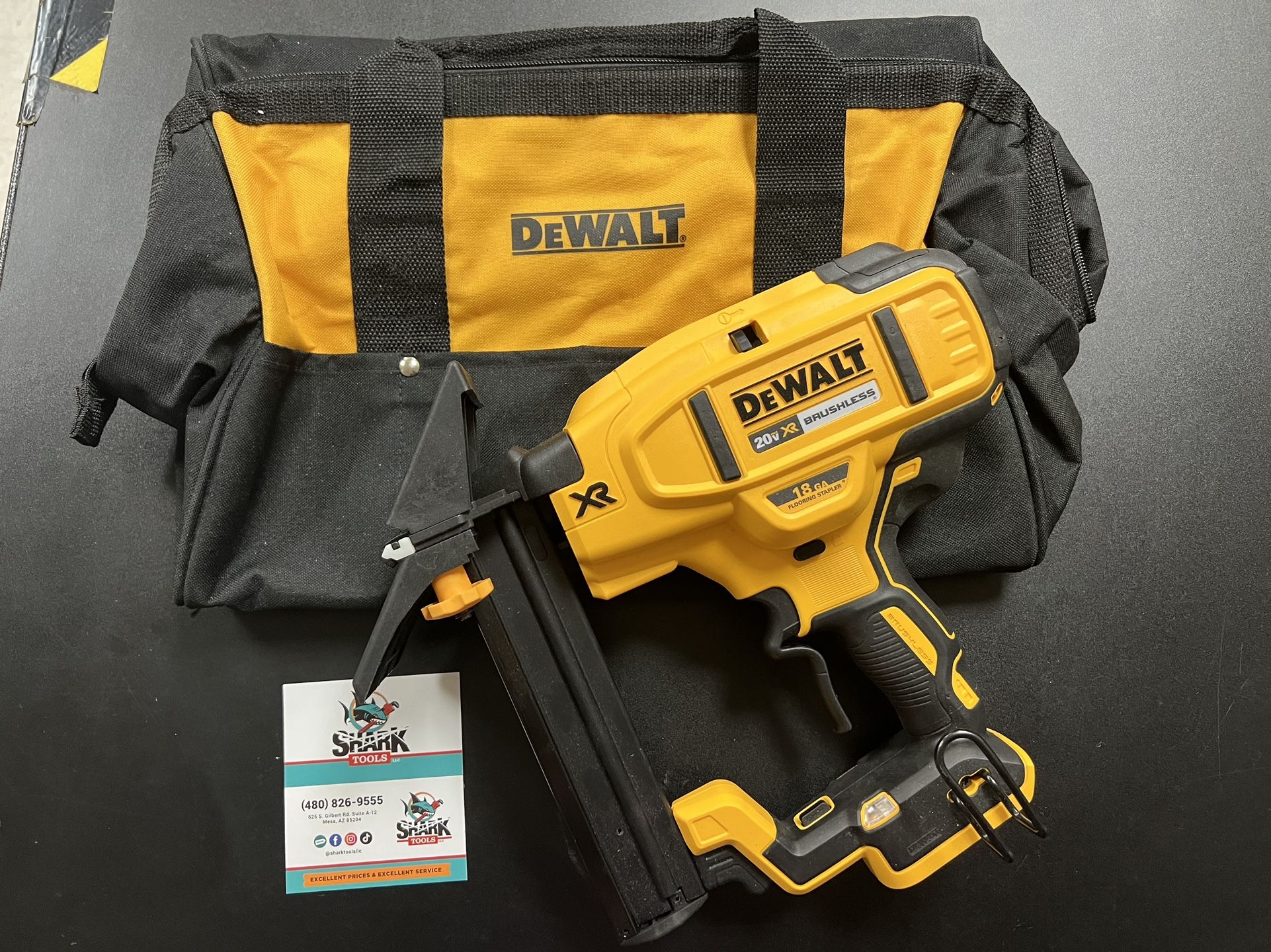 DEWALT 20V MAX XR 18 GA Cordless Flooring Stapler (Tool Only)