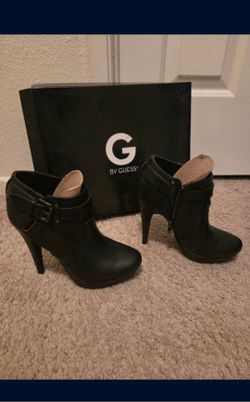 G By Guess Ankle Booties / Booties 