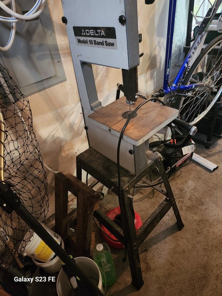 DELTA MODEL 10 BAND SAW