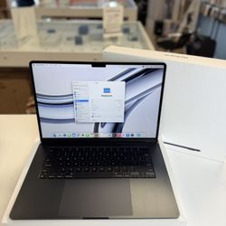 MacBook Air 2024 15inch M3 chip with Apple intelligence midnight