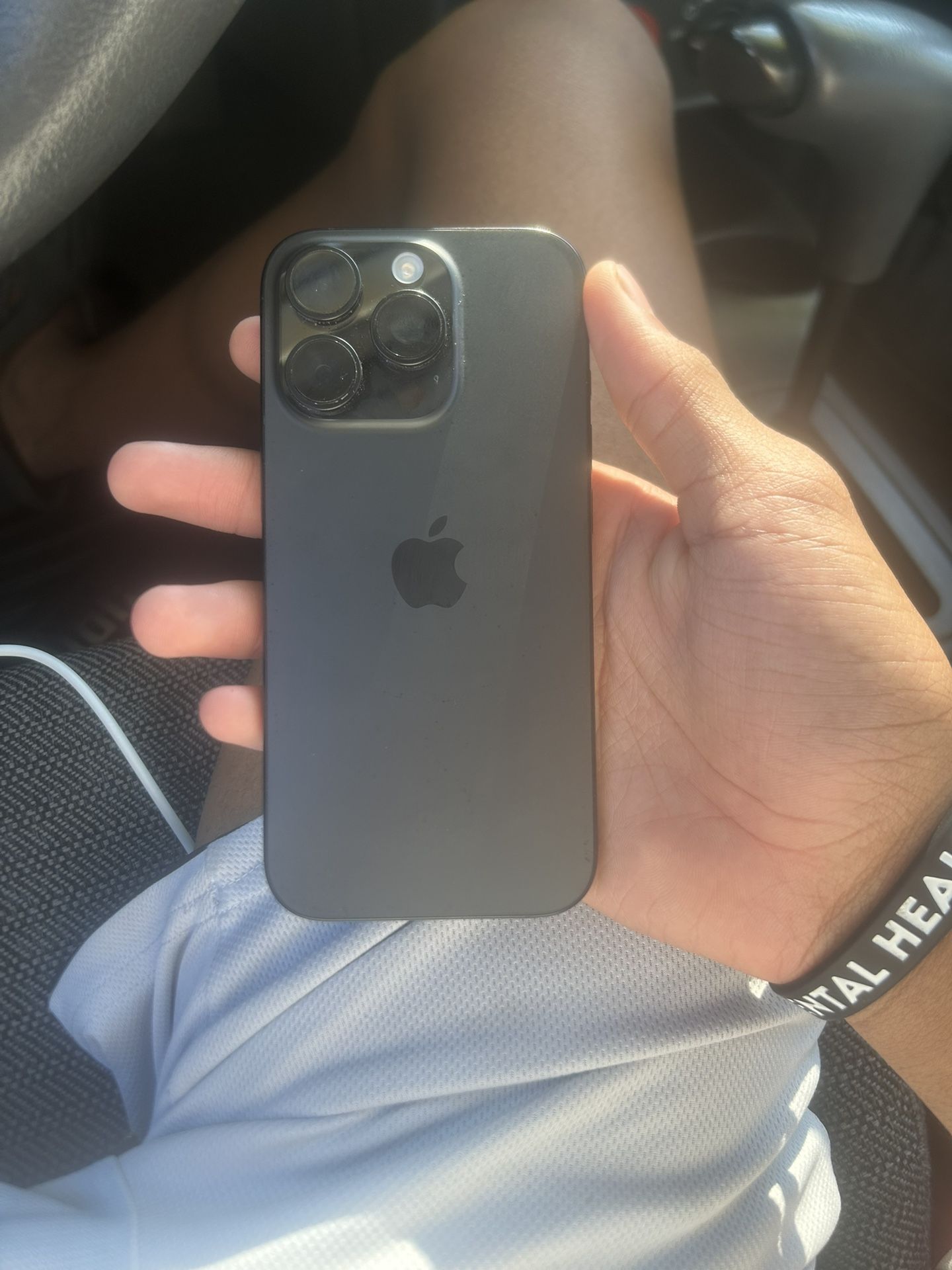 IC Locked Iphone 16 pro (For Parts)