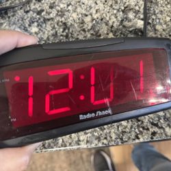 Radio Shack vintage alarm clock