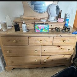 Queen Size 7 PIECE BEDROOM SET Solid WOOD 