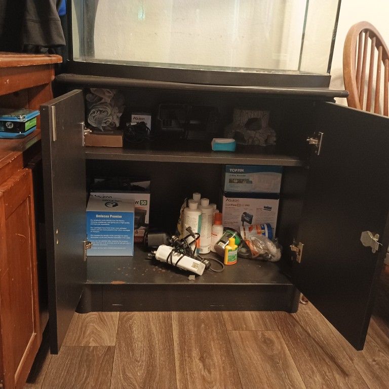 46 Gallon Bowfront tank With Solid Wood Stand.