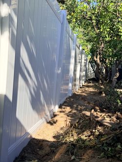 White Vinyl vinyl Fence