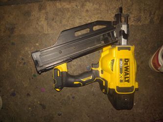 DEWALT 20V XR Brushless Framing Nailer