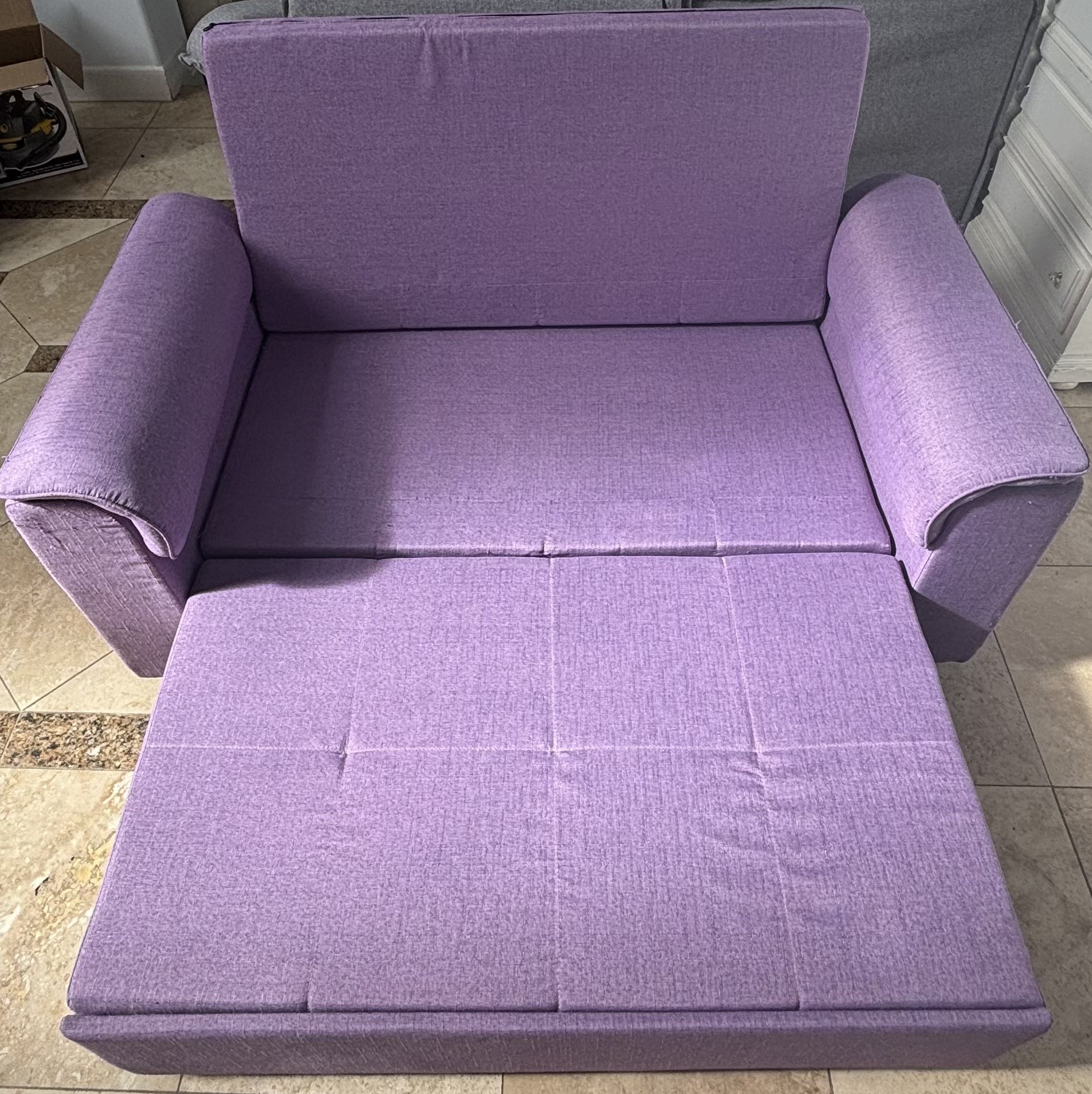 Sleeper Sofa that Pulls Out to a Twin Bed